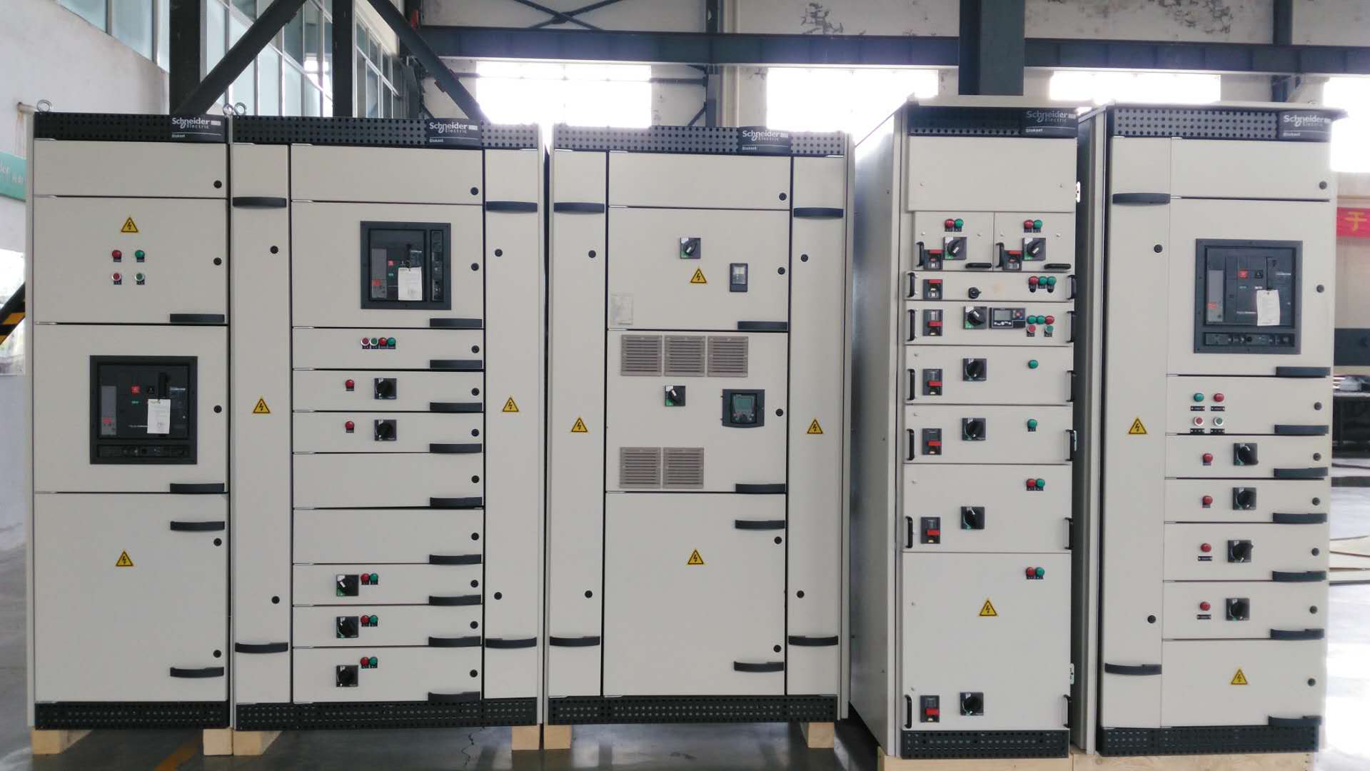 施耐德低壓柜，blokset型號 得潤電氣樣柜